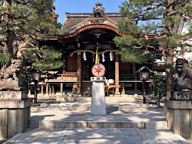 京都 大将軍八神社　本殿